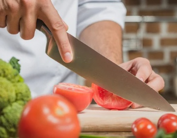 Oui, chef! Conheça as facas mais comuns na culinária